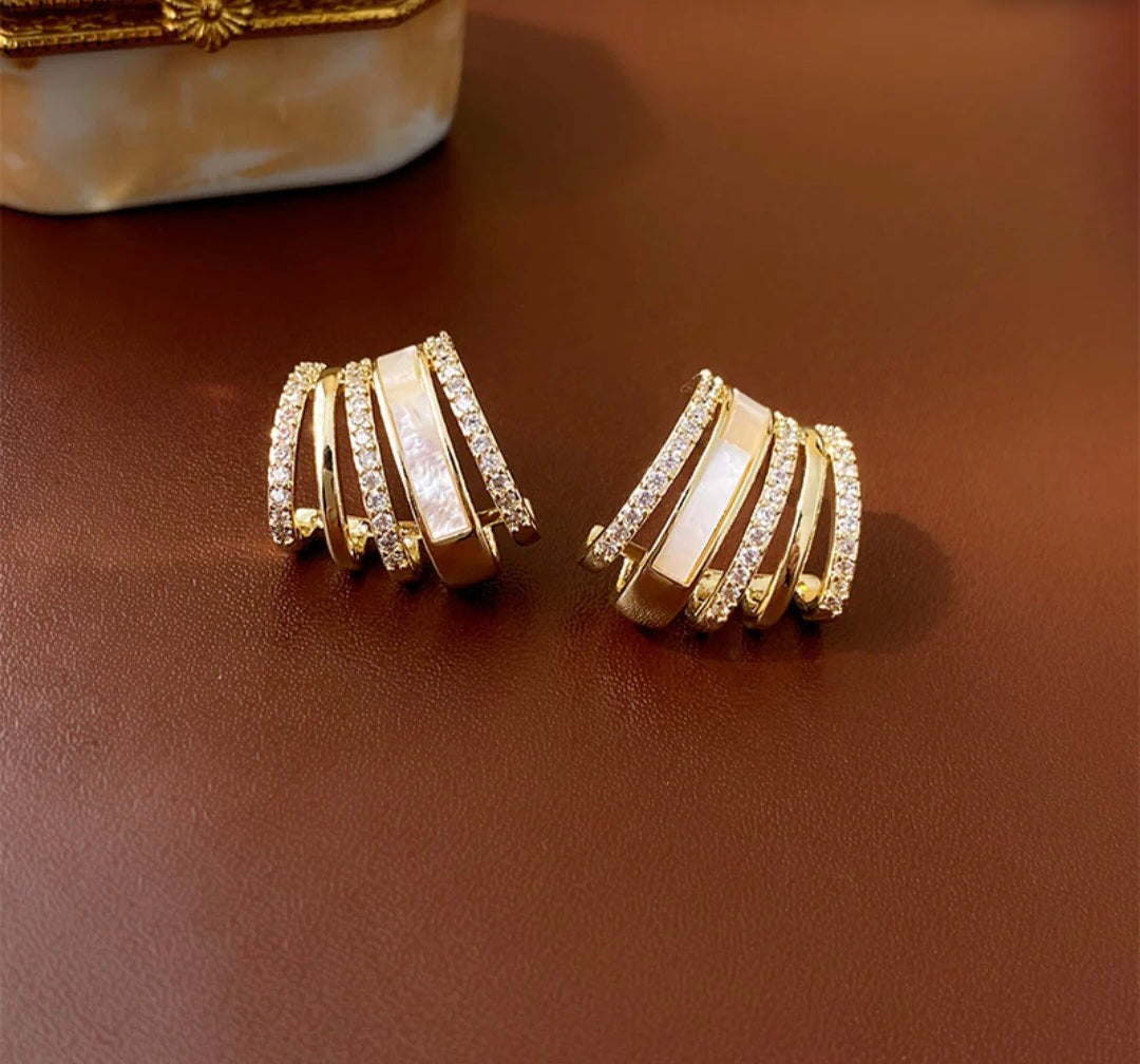 Nellie Studs