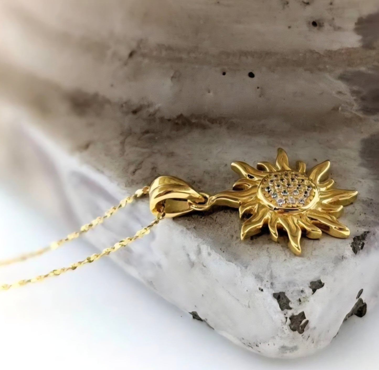 Cheerful Sun Necklace