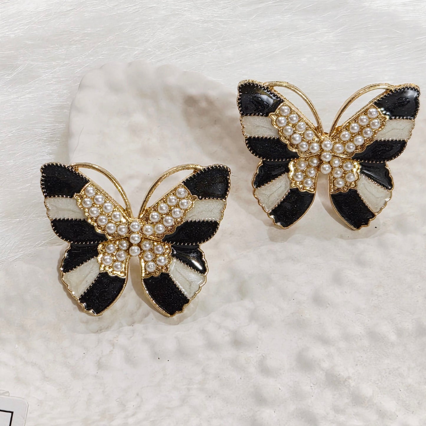 Sheila Butterfly Black Studs