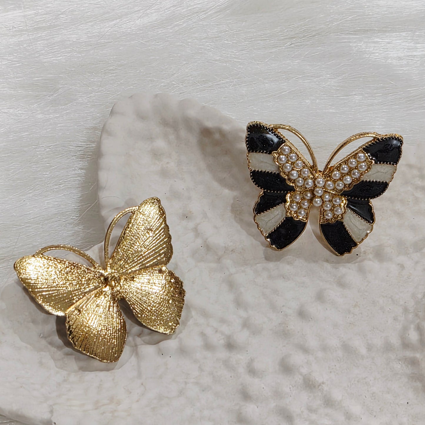 Sheila Butterfly Black Studs