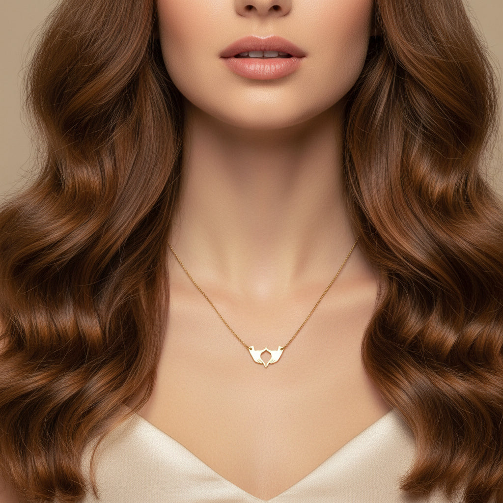 Hands Lovesign necklace
