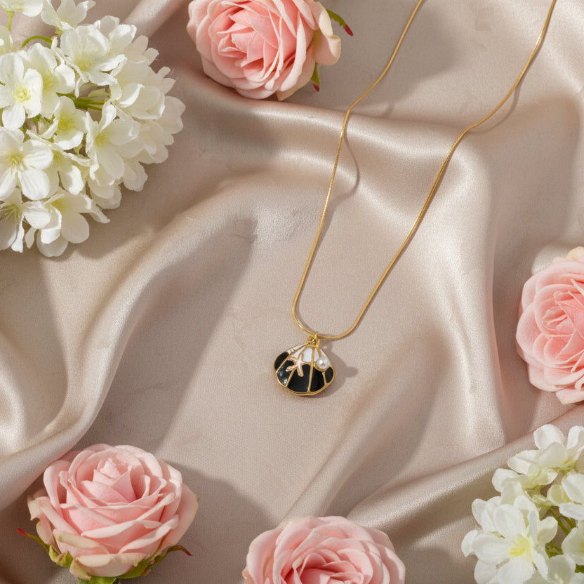 Seashell Serenity Black Necklace