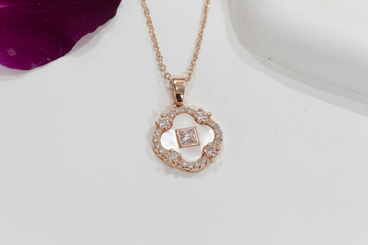 Kashi Motherpearl Necklace