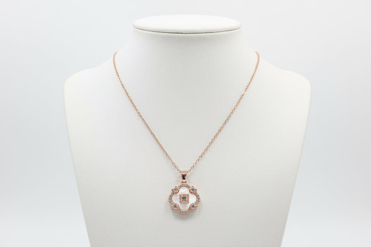 Kashi Motherpearl Necklace