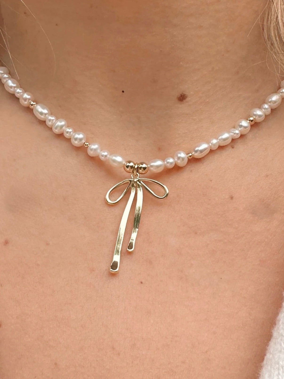 Pearl Bow Necklace