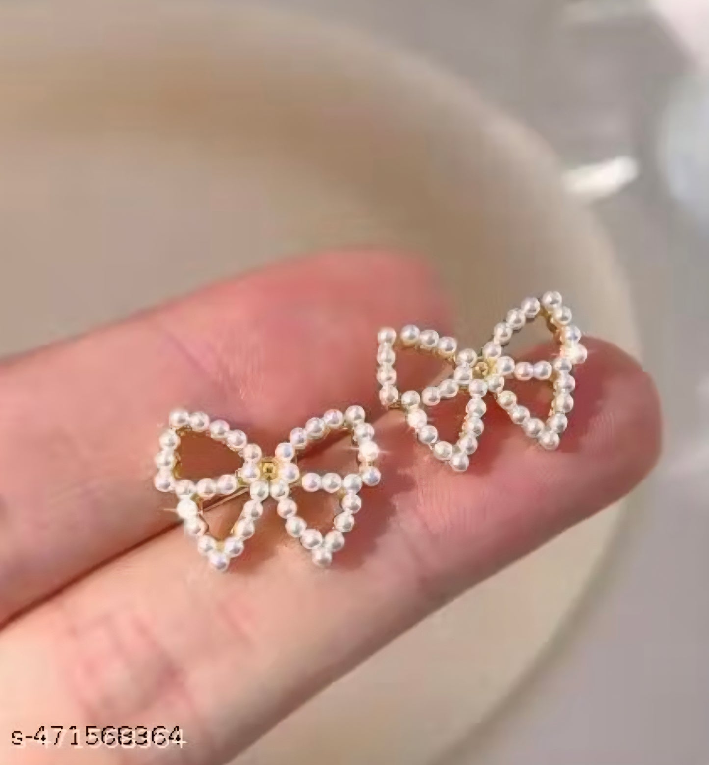 Jean Bow Pearl Studs