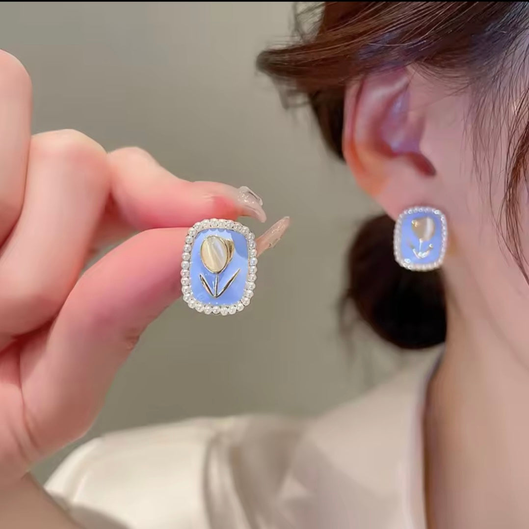 Katie Blue pearl studs