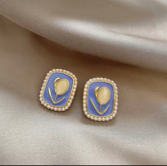 Katie Blue pearl studs