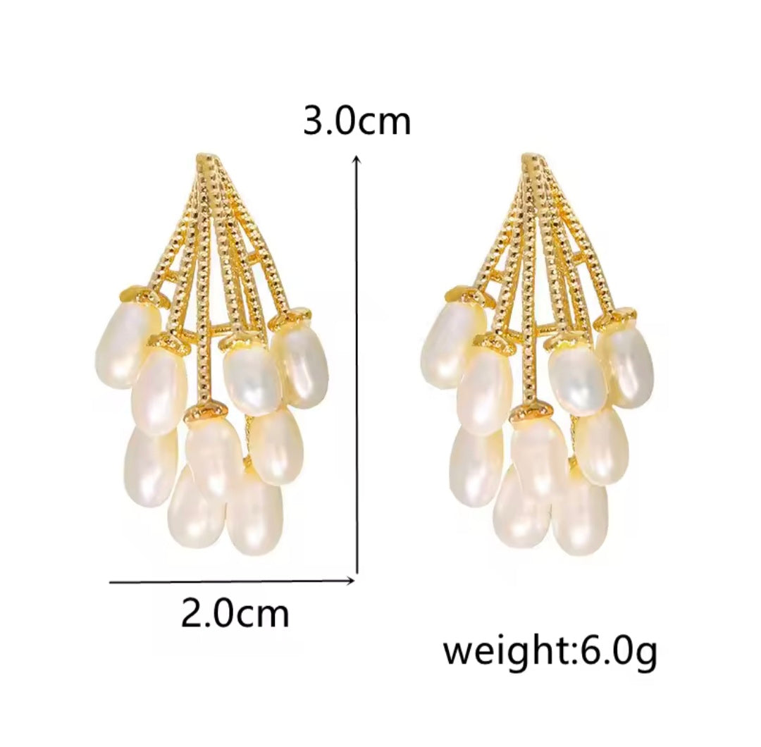 Arizona Pearl dangler studs