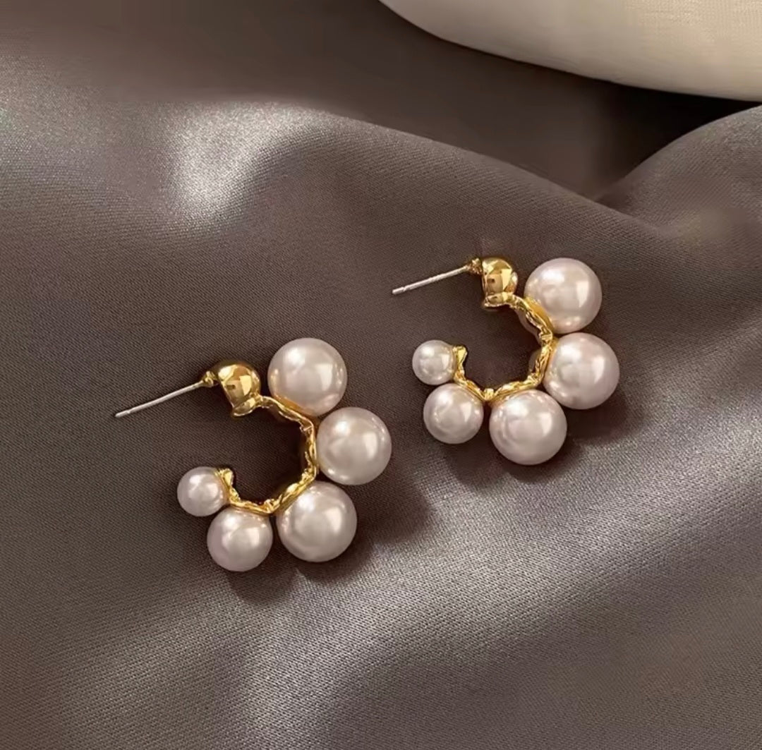 Diana Pearl Hoops