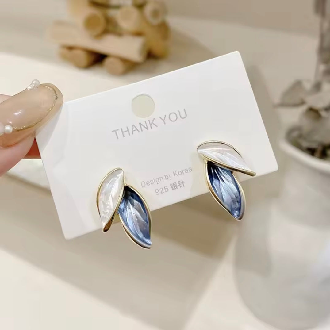 Geometric leaf studs