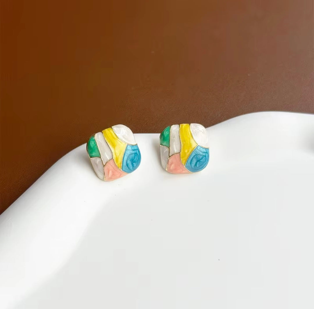 Multicolour Geometric Studs