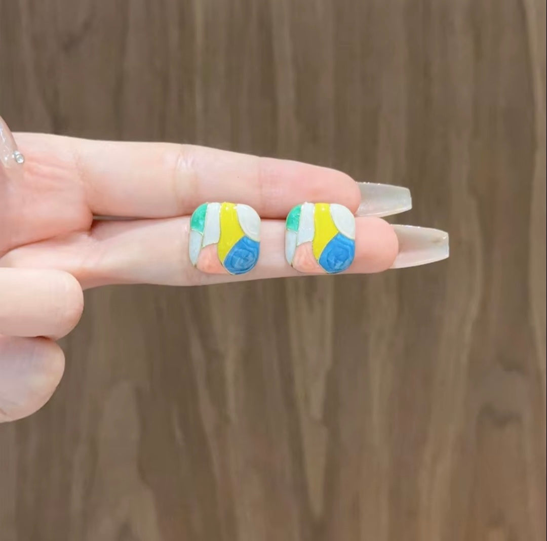 Multicolour Geometric Studs