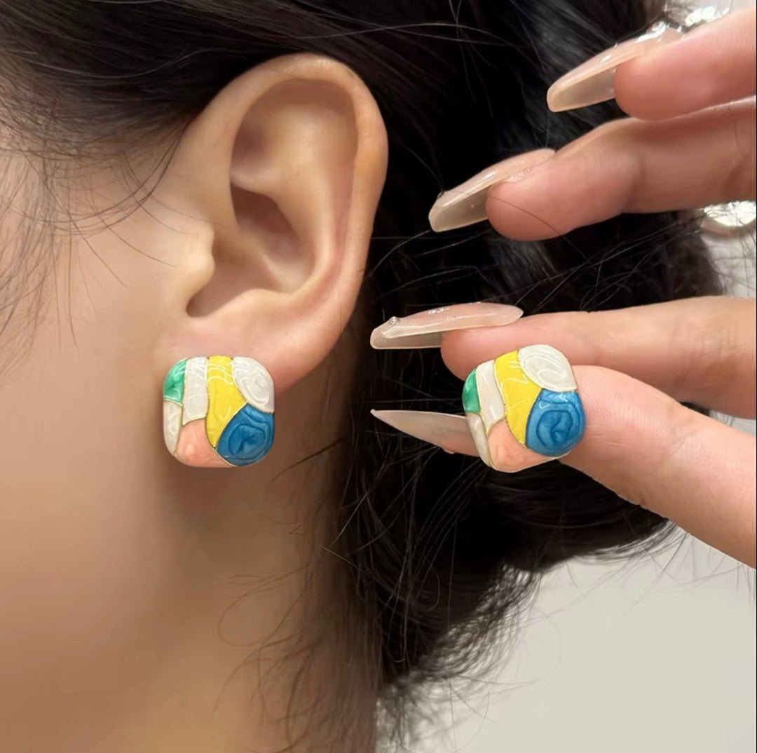 Multicolour Geometric Studs