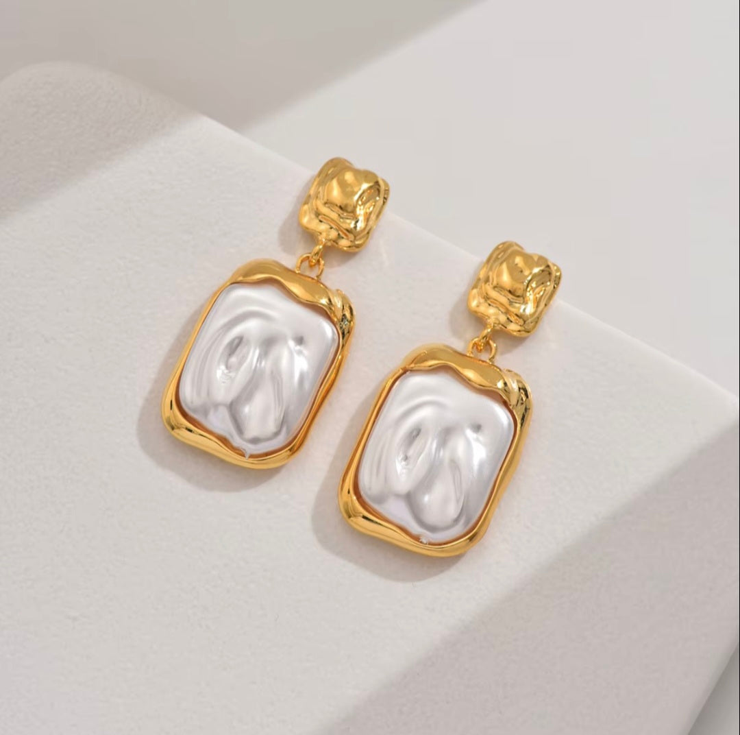 Alice Pearl Danglers