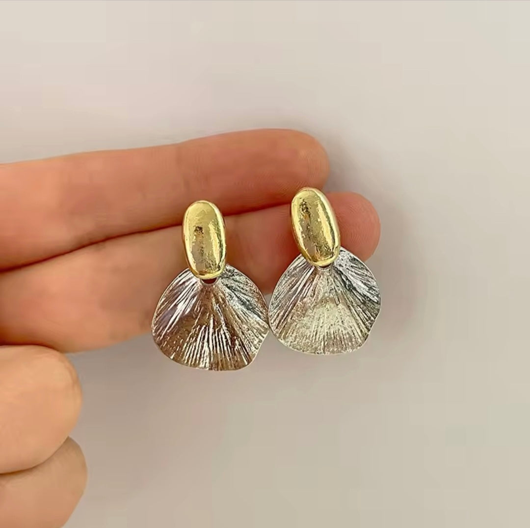 Connie Shell Danglers