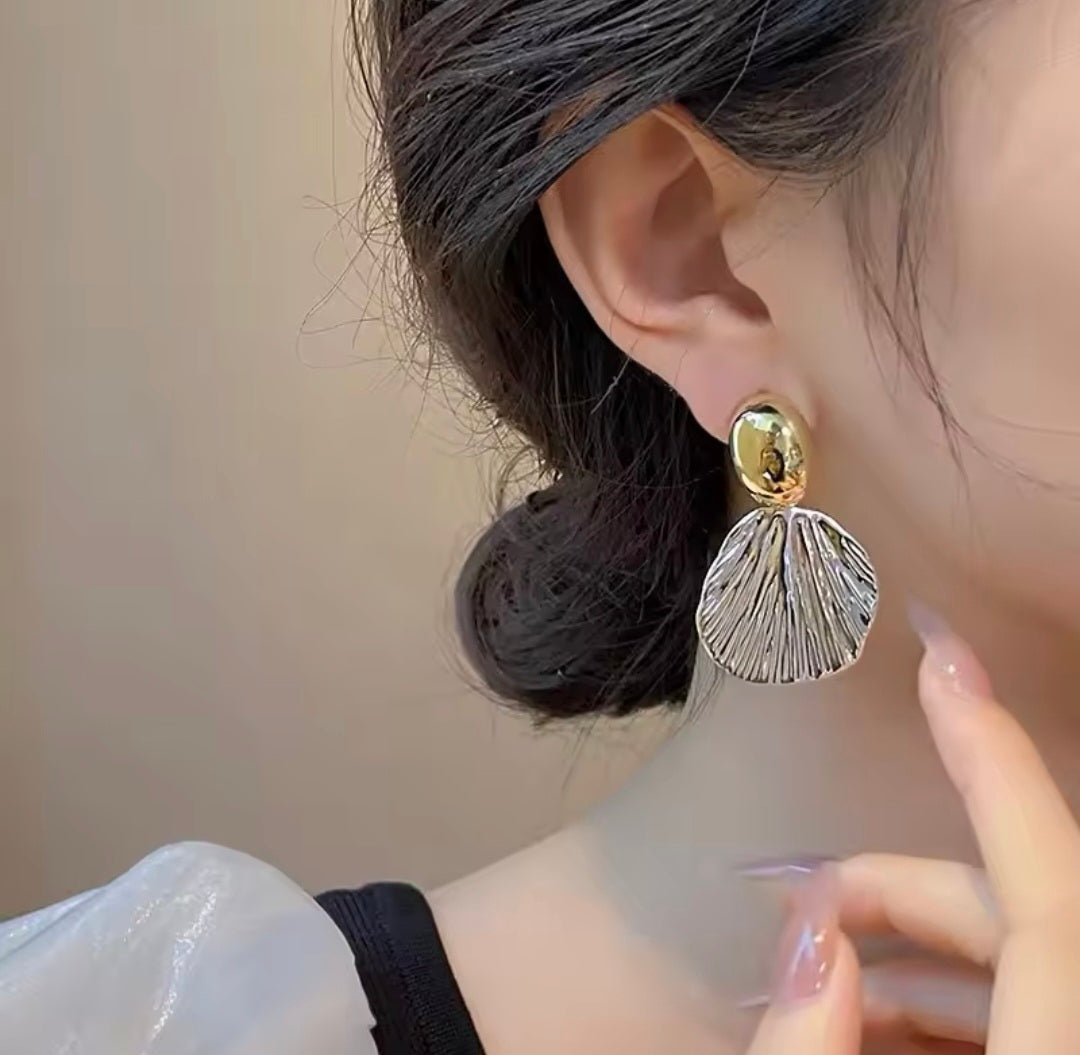 Connie Shell Danglers