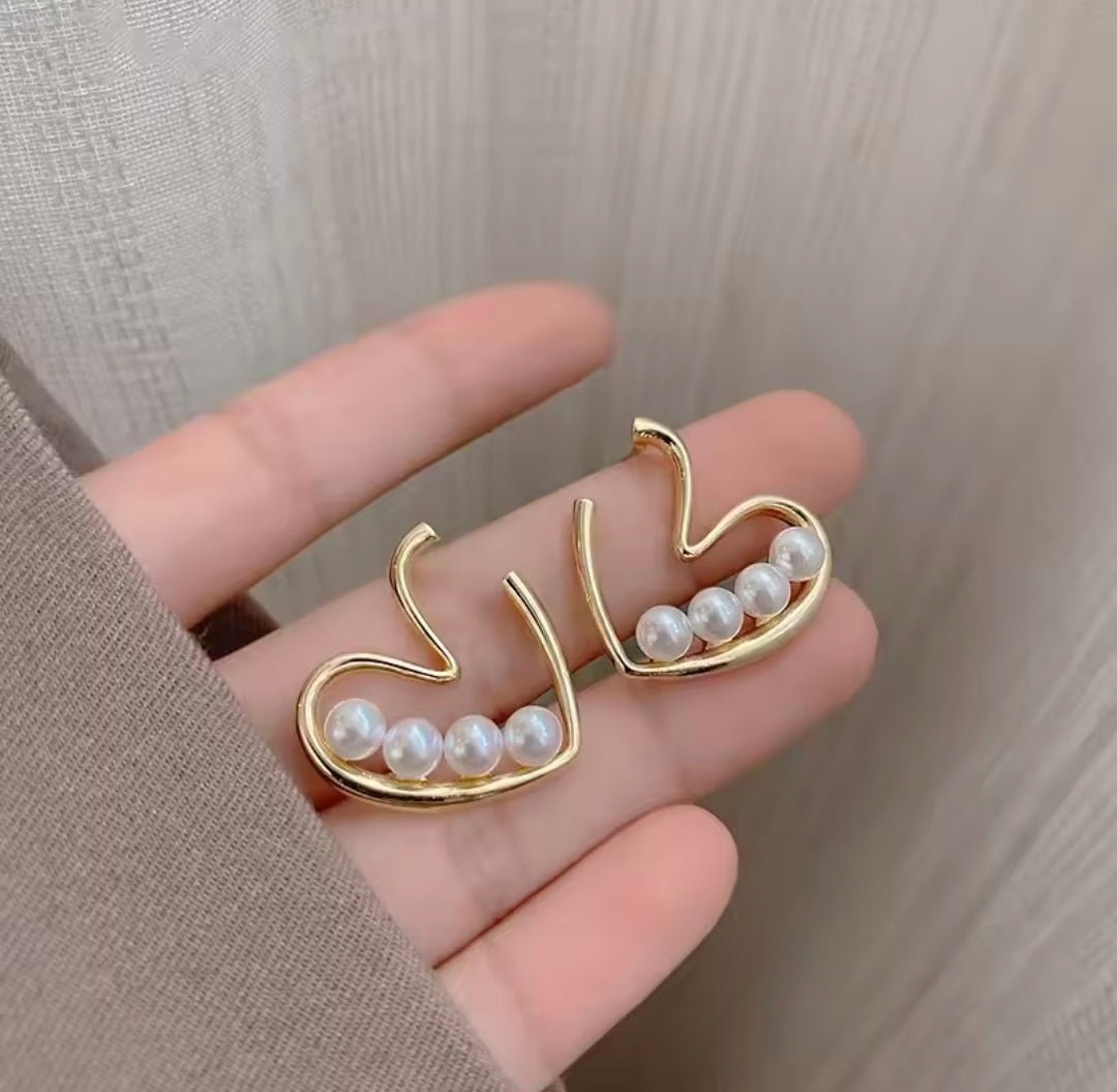 Mary Heart Studs