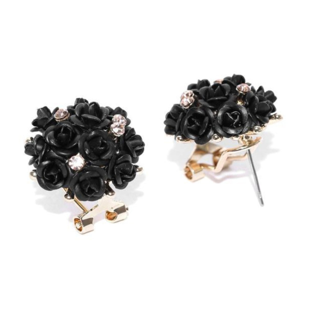 Maggie Black Studs