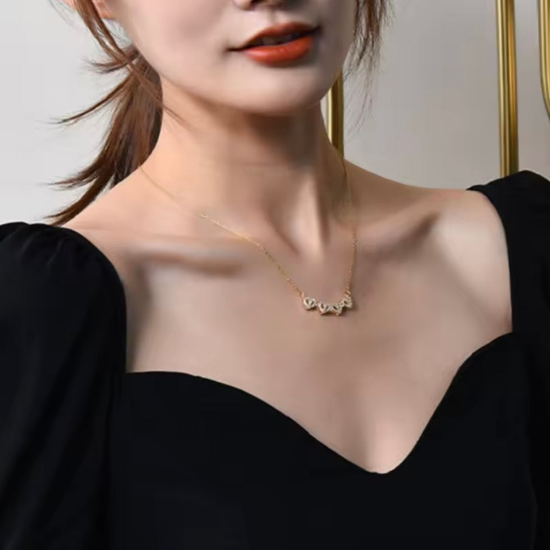 Foldable gold necklace