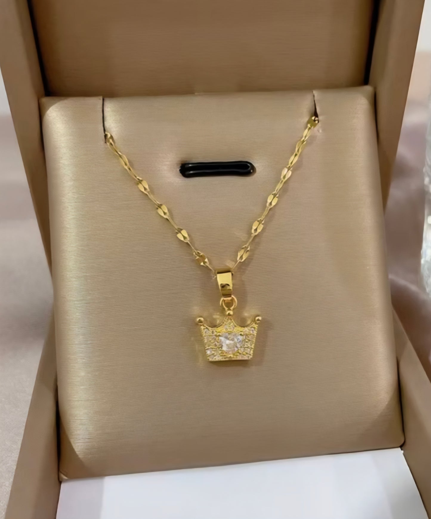 Crown necklace