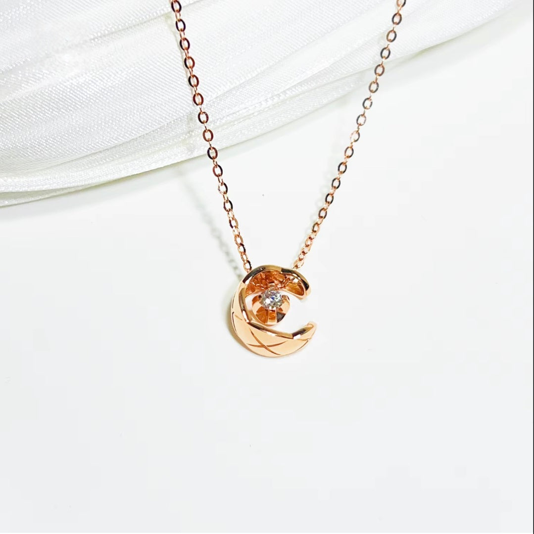 Dancing Diamond Necklace