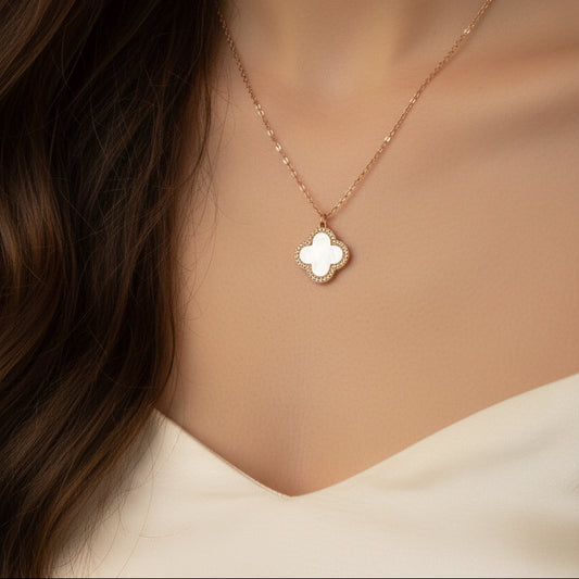 White Clover Rosegold Necklace