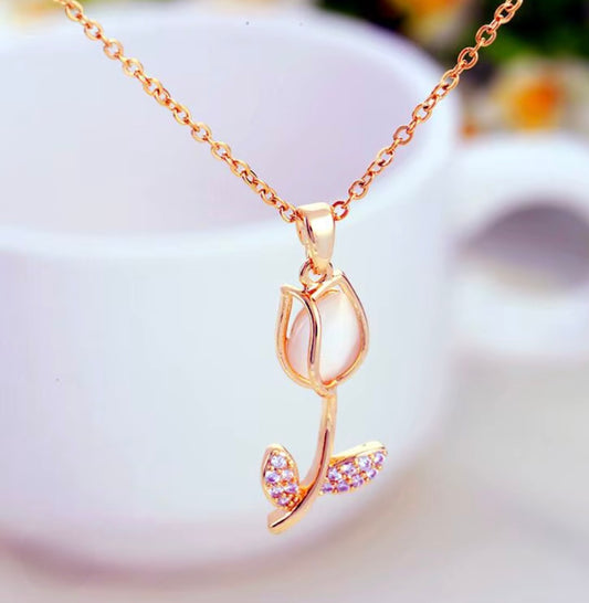 Tulip Rosegold Necklace