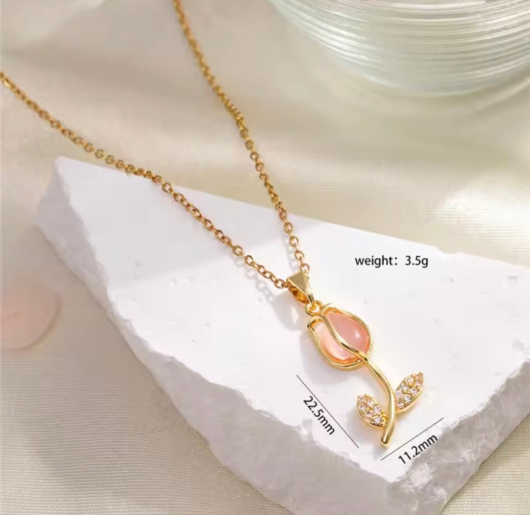 Tulip Rosegold Necklace