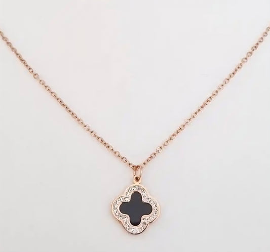 Rosegold Black Clover Necklace