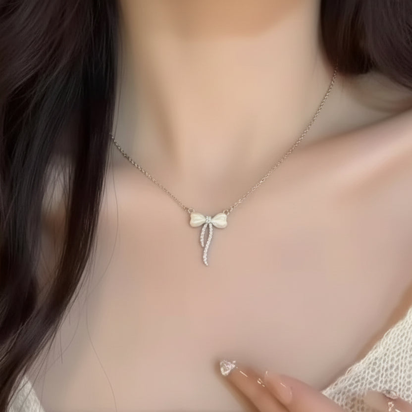 Cupid bow silver Necklace